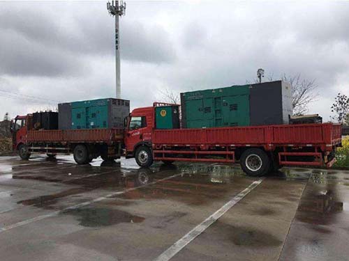 兴隆涂抹密封胶后，需要等待多长时间才能安装水冷式机油散热器密封件？